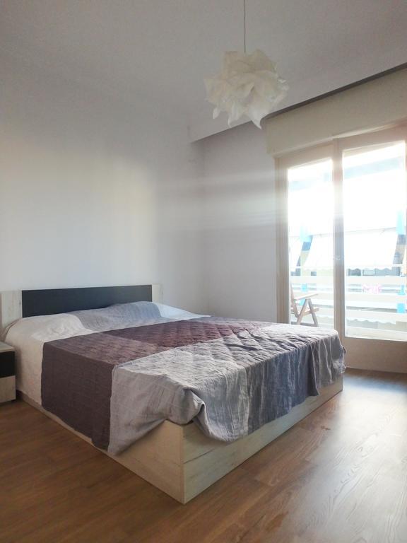 Holiday Apartment Sombrero Néa Péramos Exteriör bild