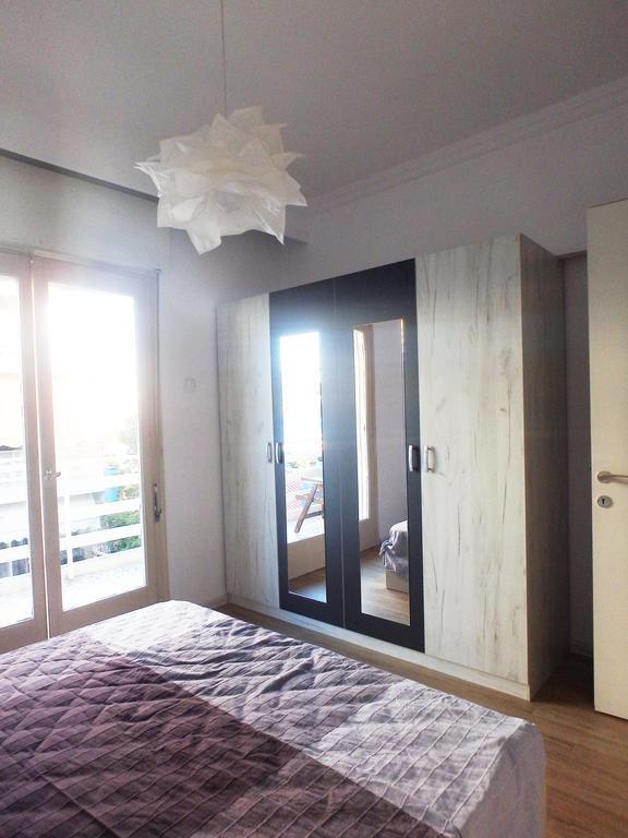 Holiday Apartment Sombrero Néa Péramos Exteriör bild